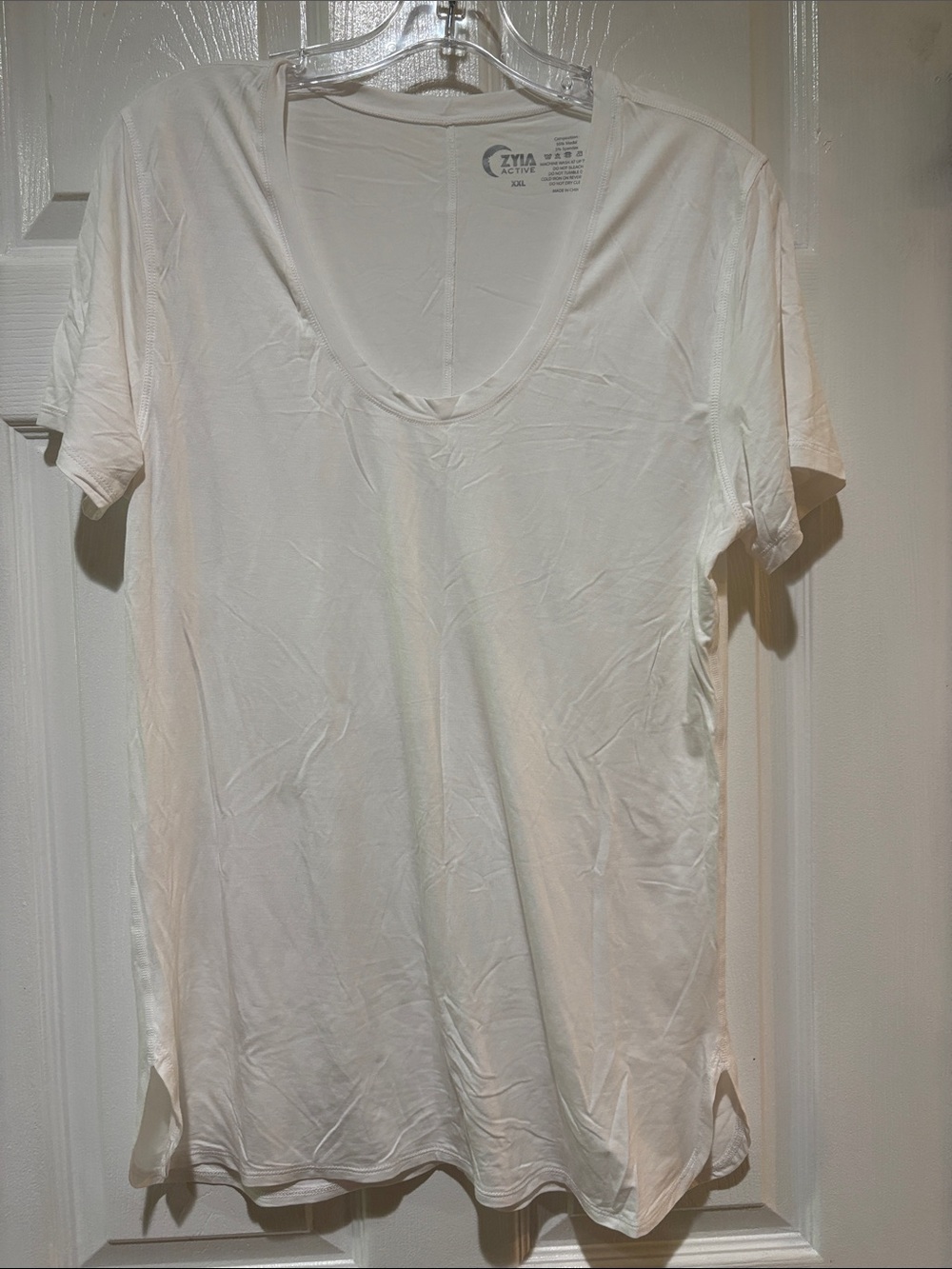 Active USA White Scoop Neck Short Sleeve Tee